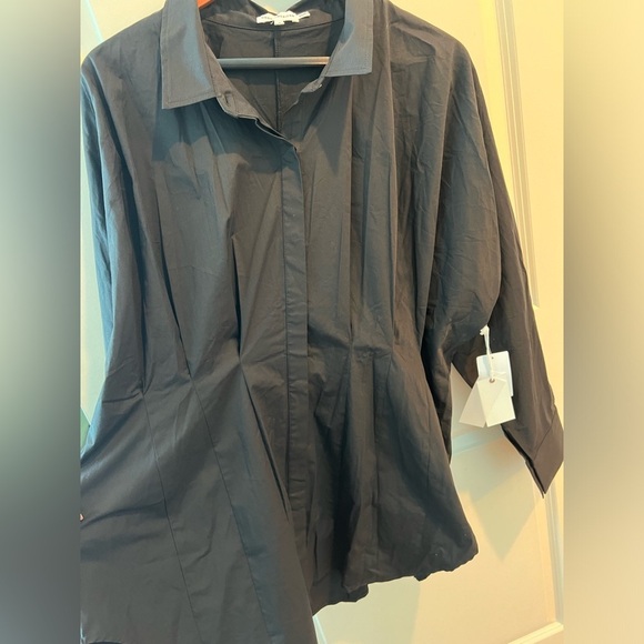 GOOD AMERICAN Darted Stretch Poplin Button-up Shirt In Black - Picture 5 of 16